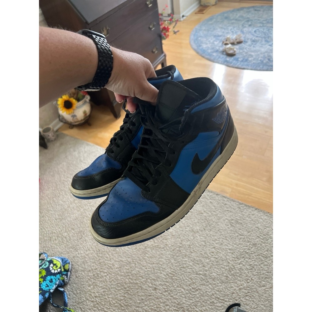 Air Jordan 1 mid Hyper royal Size 9.5